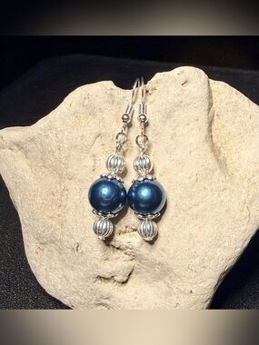 ✨Hand Crafted✨Elegant Blue Pearl Drop Earrings